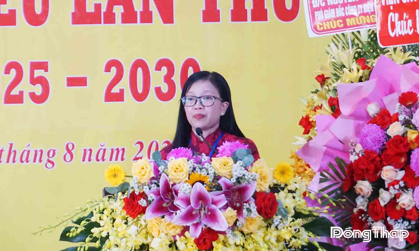Nguyễn Thị Kim Tuyến, Uỷ viên Ban Thường vụ Tỉnh uỷ, Trưởng ban Tuyên giáo và Dân vận Tỉnh uỷ Đồng Tháp phát biểu chỉ đạo Đại hội. 